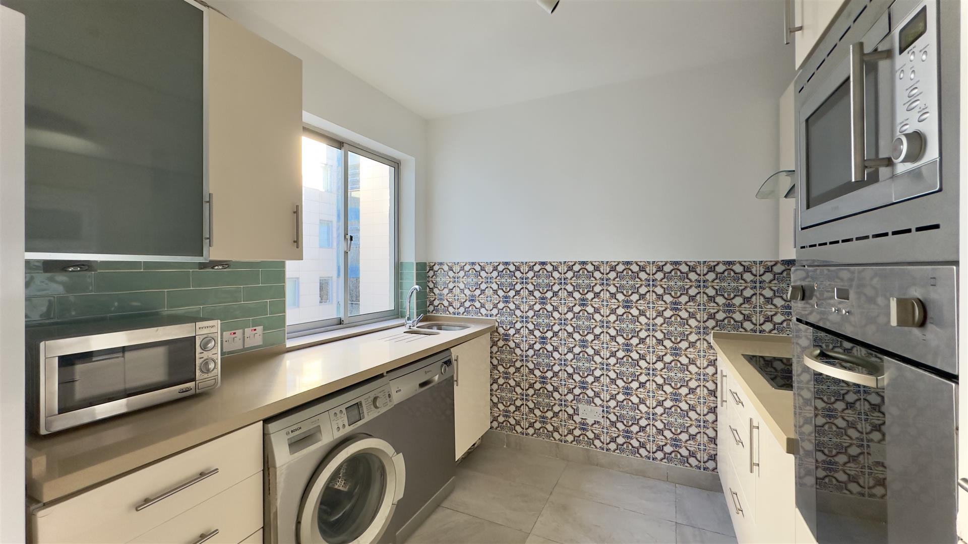 Image of Apartment - 3 Bedrooms - 1 Bathrooms for Rental in Marina Court-Gibraltar, Image 2